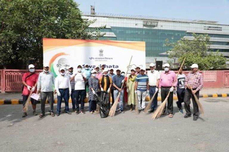Department of Land Resources organized ‘Shramadan-Suchhata Hi Seva’ program at Shivaji Stadium, New Delhi.