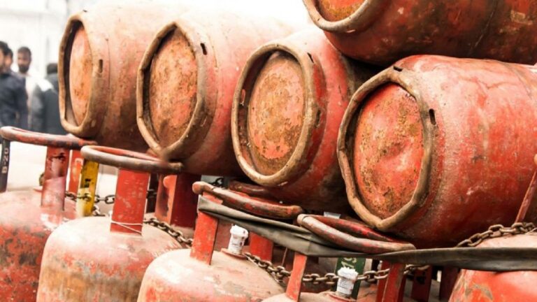 Increase in LPG subsidy to Ujwala Yojana beneficiaries, Govt hikes from ₹200 to ₹300 per cylinder